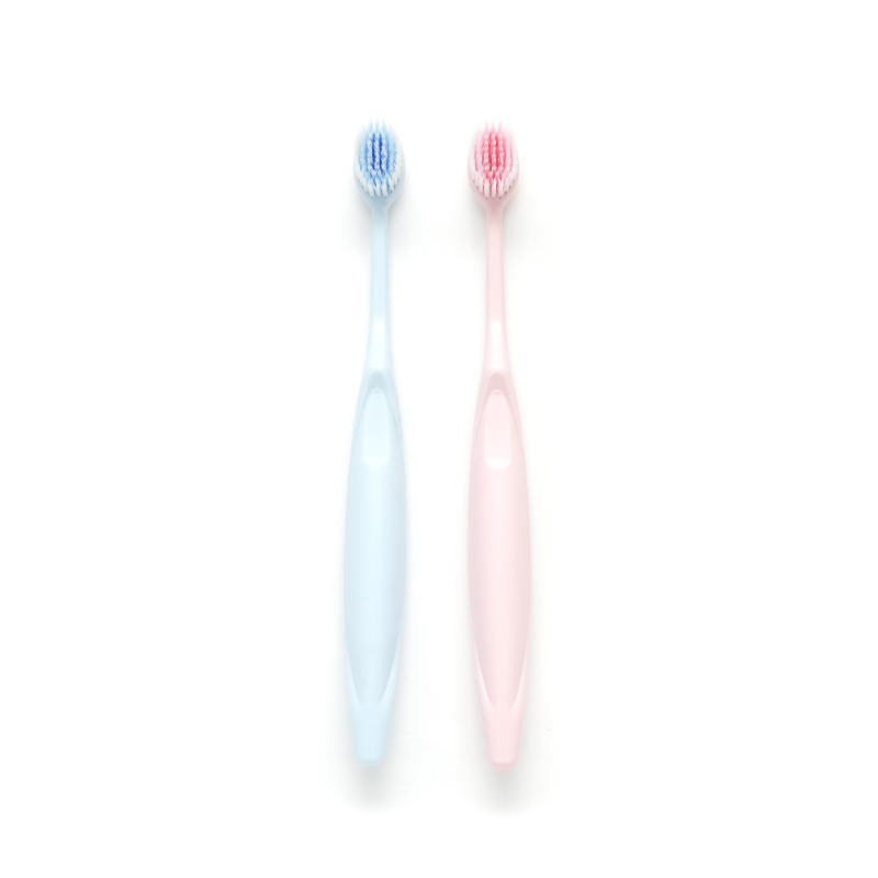 PP Crescent Moon Many Ultra-Fine Soft PBT afilado Cepillo de dientes de limpieza profunda para adultos