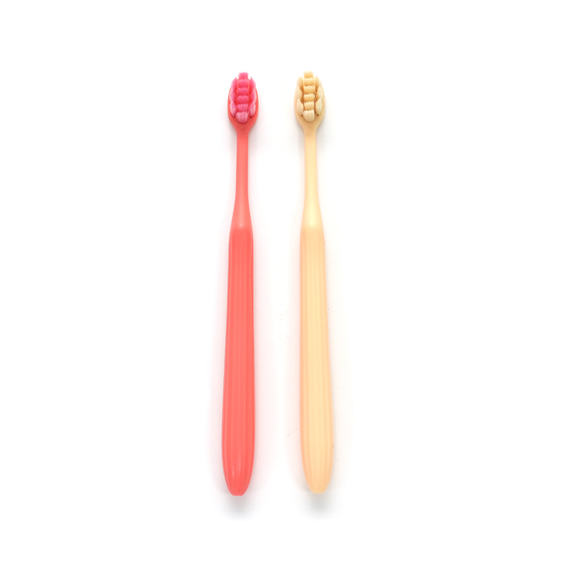 PP Many Ultra-Fine Soft PBT BRISTLE Adulto Cepillo de dientes de limpieza profunda para adultos