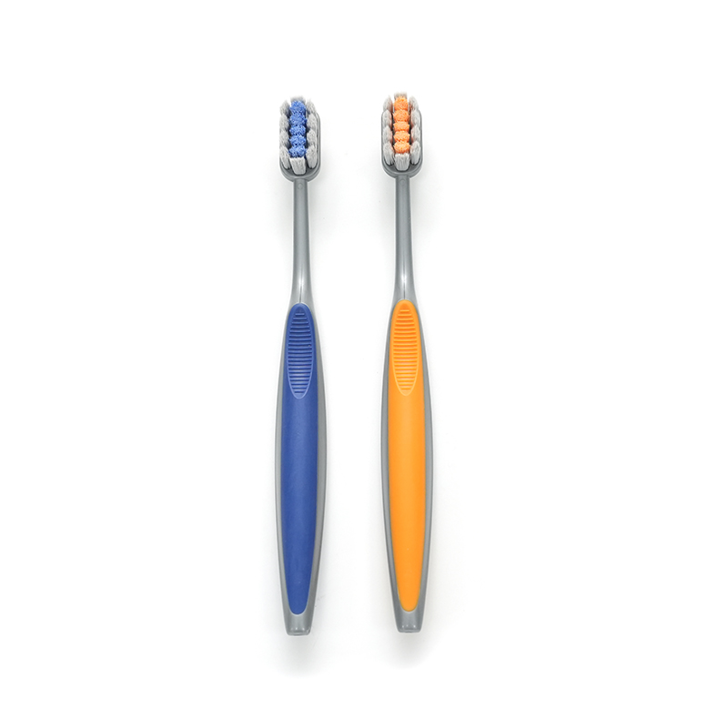 PP/TPE Crescent Moon Many Ultra-Fine Soft PBT BRISTLE Cepillo de dientes de limpieza profunda para adultos