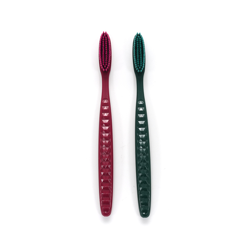 Cepillo de dientes para adultos de limpieza profunda con mango PP, estilo diamante, cerdas PBT afiladas ultrafinas, cumple con los estándares USA