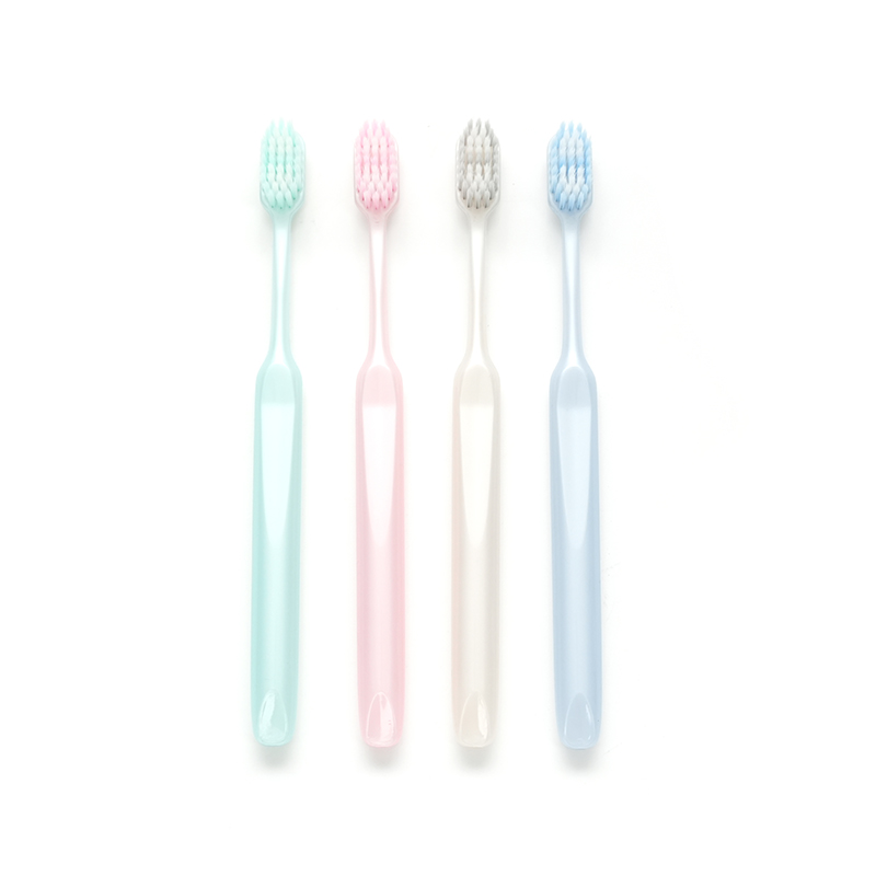 Cepillo de dientes para adultos de limpieza profunda con mango PP, cerdas PBT afiladas ultrafinas, elegante color, cumple con los estándares USA