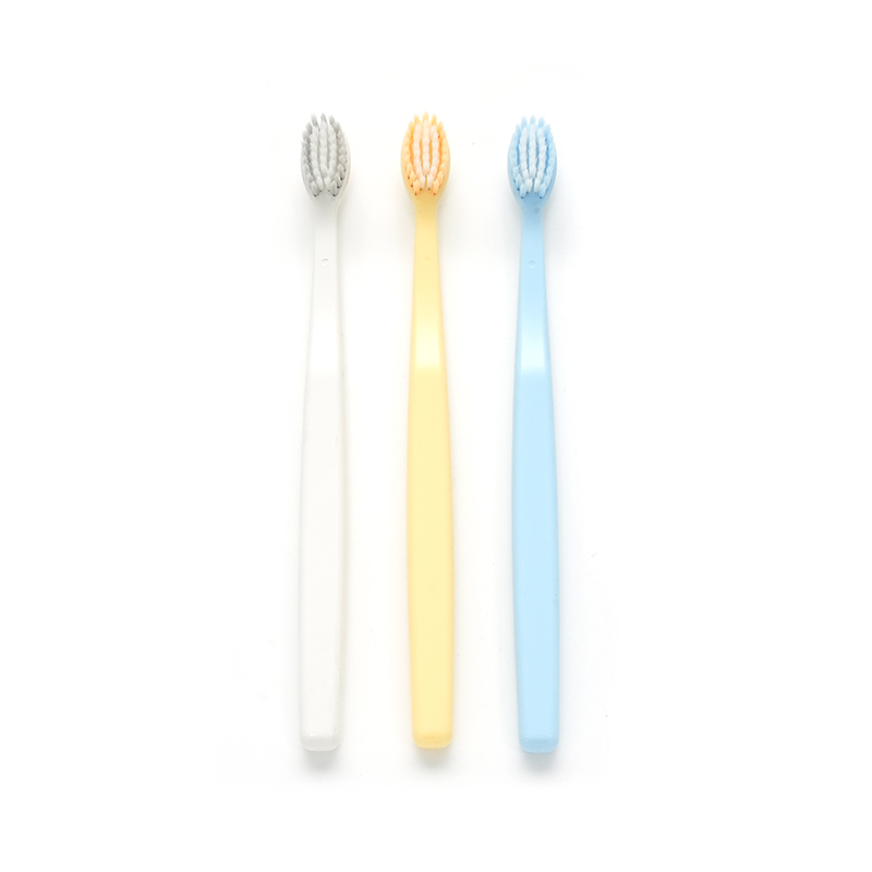 Cepillo de dientes para adultos de limpieza profunda con mango PP, cerdas PBT ultrafinas suaves, cumple con los estándares EURO